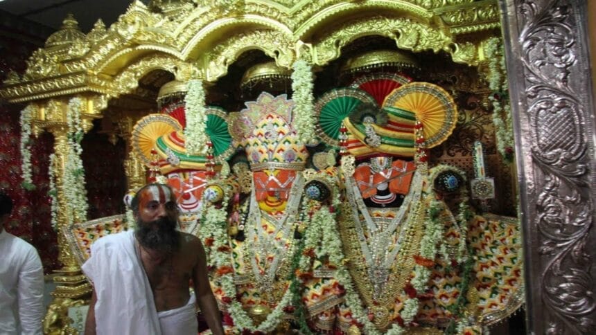 Jagannath Yatra 2025 में रथों की गुंडिचा मंदिर तक की पावन यात्रा